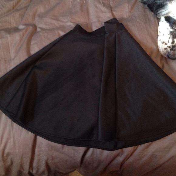black skater skirt