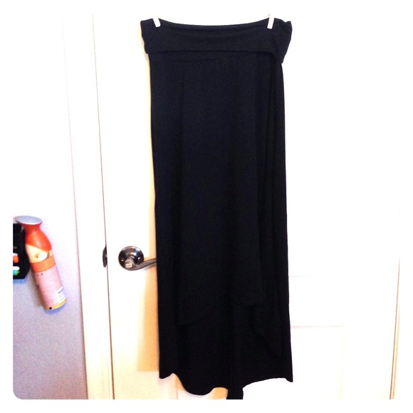 black high low skirt