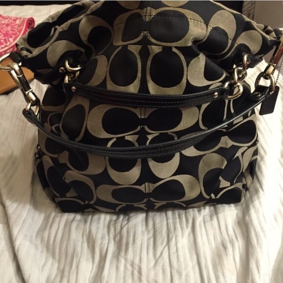 Black authentic coach purse! - Picture 4 of 4