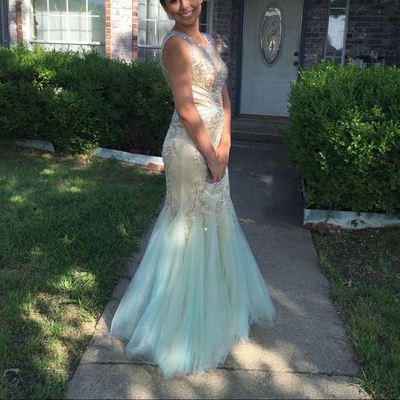 Dresses & Skirts - Prom dress✨💙