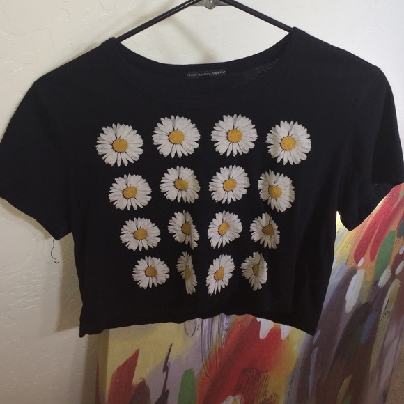 Urban outfitters cropped tee shirt