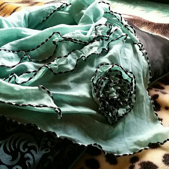 Scarf - Picture 2 of 2