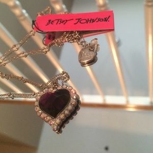 🌸 NWT Betsey Johnson Purple Heart Necklace 🌸