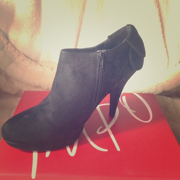 Impo Black Phoenix size 11M