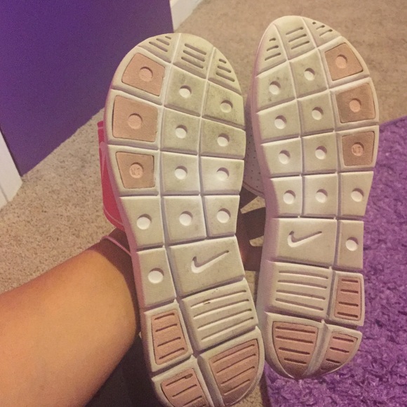 Nike Slides - Picture 2 of 3