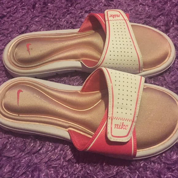 Nike Slides - Picture 3 of 3