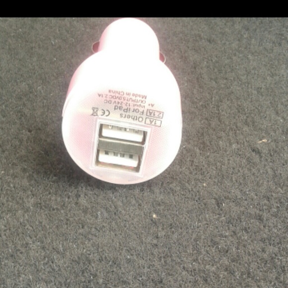 Car charger - Picture 1 of 1