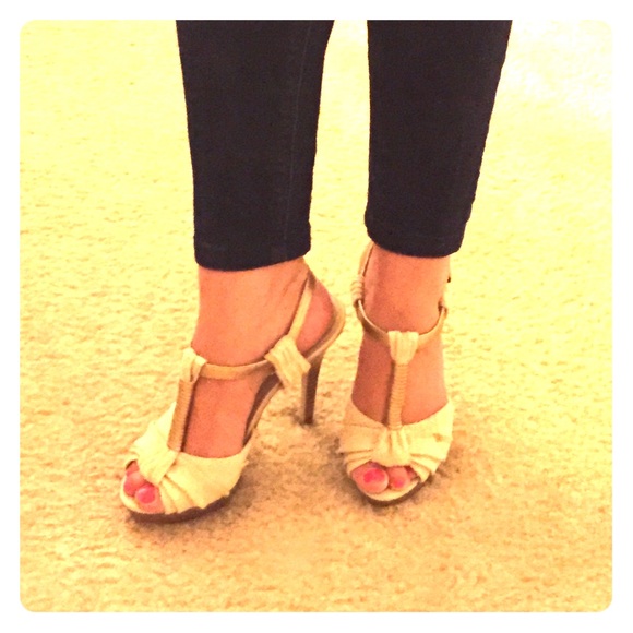 Aldo 4" Peep Toe Heels Size 35 / US 5