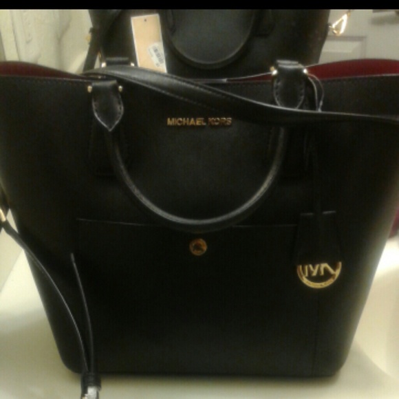 Purse - Picture 2 of 3