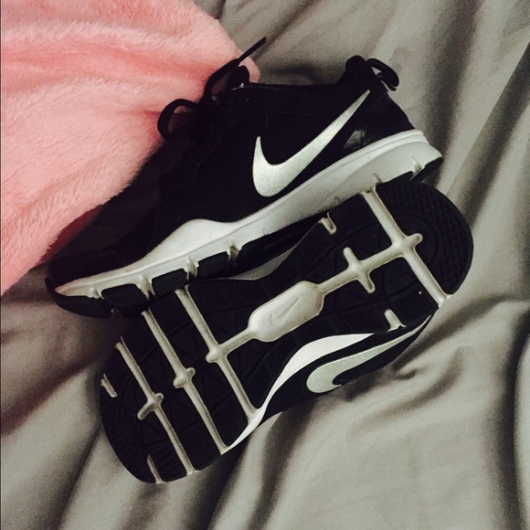 Nike pro shoes 💓
