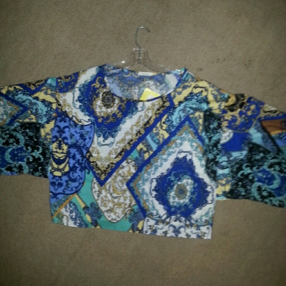 Chic on trend print batwing top - Picture 2 of 4