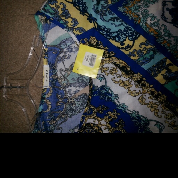 Chic on trend print batwing top - Picture 3 of 4