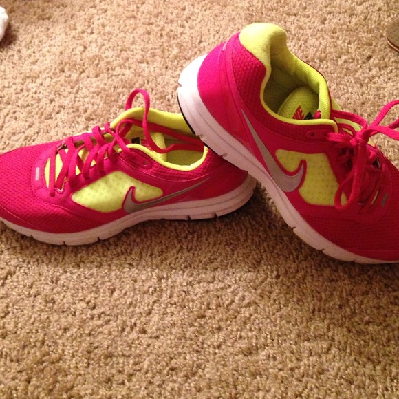 Like new Nike Lunarlon Shoes/old navy flannel