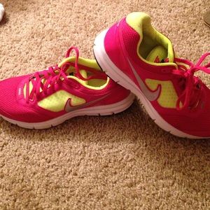 Like new Nike Lunarlon Shoes/old navy flannel