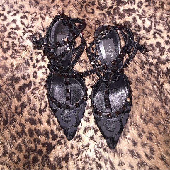To die for Valentino Rockstud Pump