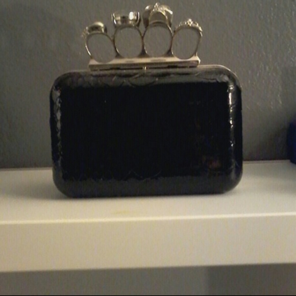Clutch - Picture 2 of 3