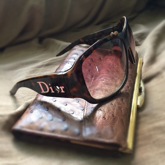 HP!🎉Authentic Christian Dior Sunglasses Love Dior