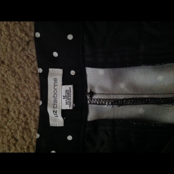Liz Claiborne Black Polka Dot Ankle Pant⬇️Price⬇️ - Picture 2 of 2