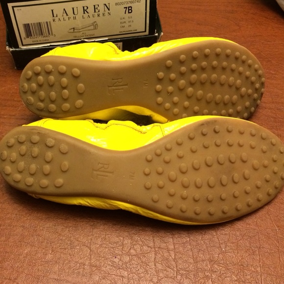 Ralph Lauren flats 🚫SOLD ON Ⓜ️ercari 🚫 - Picture 2 of 4