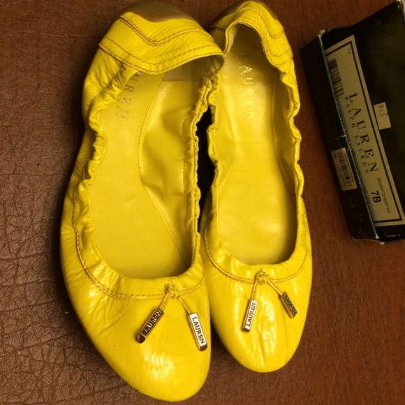 Ralph Lauren flats 🚫SOLD ON Ⓜ️ercari 🚫 - Picture 4 of 4