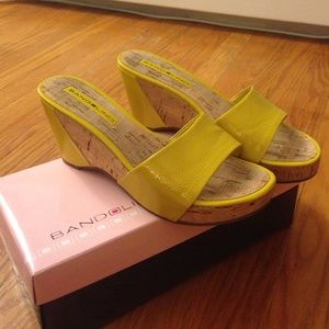 Bandolino yellow patent leather wedges