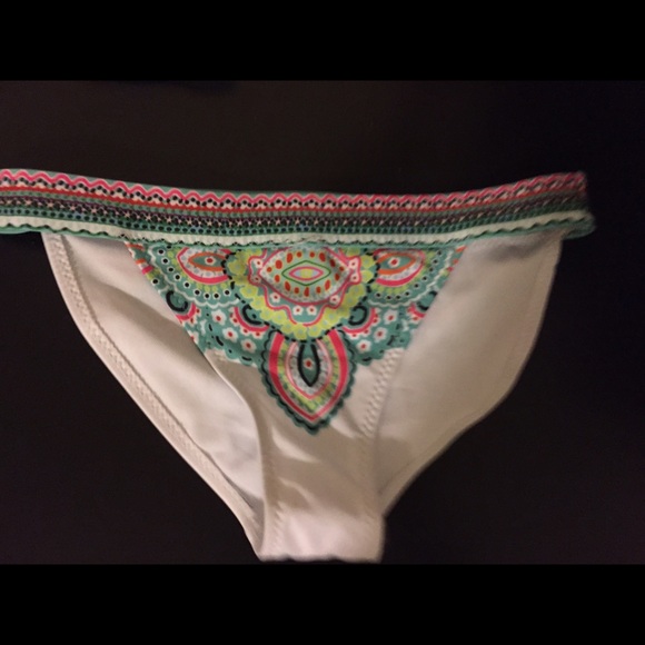 Bathing suit! - Picture 3 of 4