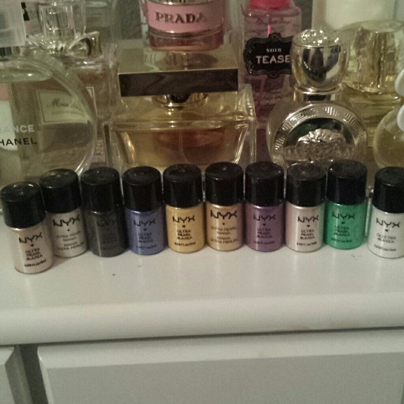NYX pearl eyeshadows.... A bundle of ten... 5ml