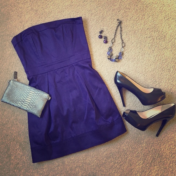 French Connection Dresses & Skirts - 😍French Connection strapless Wizard Dress😍