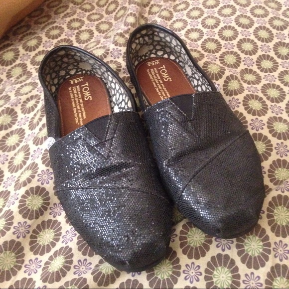 Black sparkly TOMS🎀