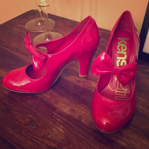 Cherry Red Bow Pumps