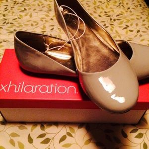 Size 11 grey patent flats