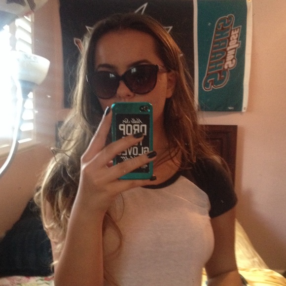 Sunglasses - Picture 2 of 4