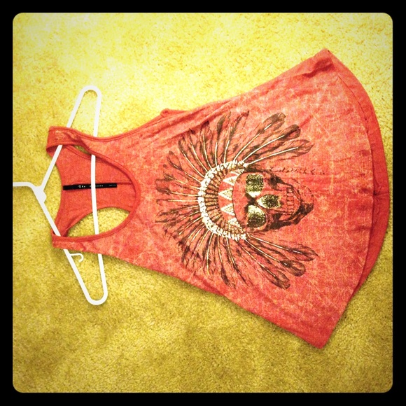 Maroon skull tank S
