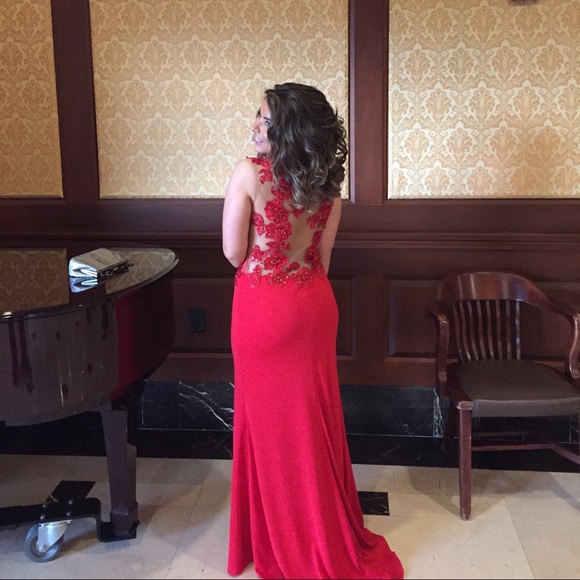 ❤️ A red dress