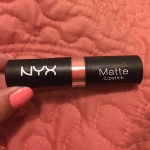 Matte Nyx Nude color