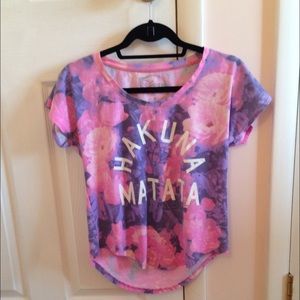 Hakuna Matata floral top