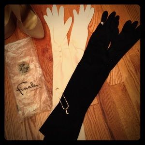 Vintage Finale Set of White & Black Gloves
