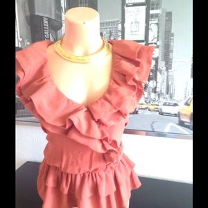 Beautiful ruffled top in large