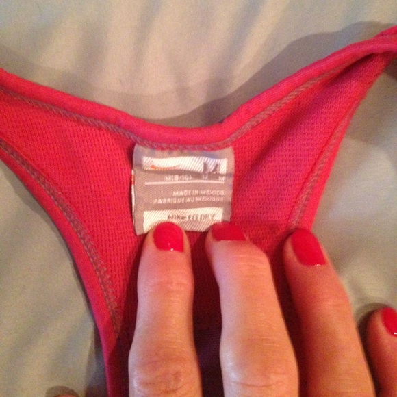 Nike workout top - Picture 3 of 3