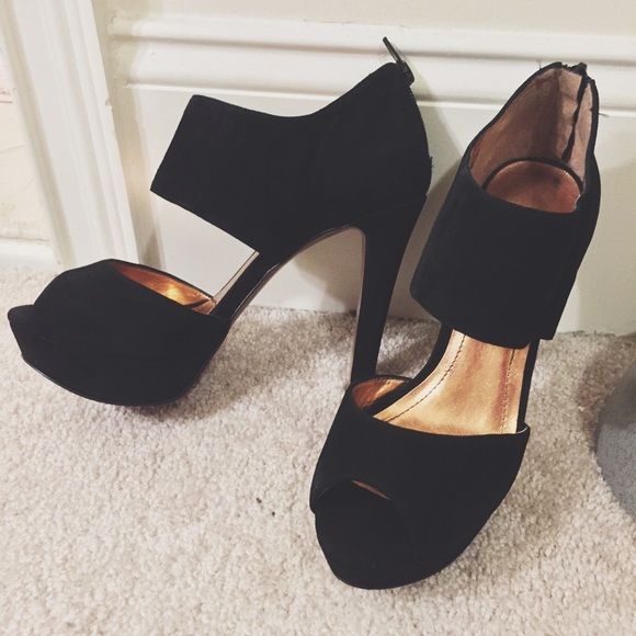 BCBGeneration Shoes - BCBG Suede Highheels