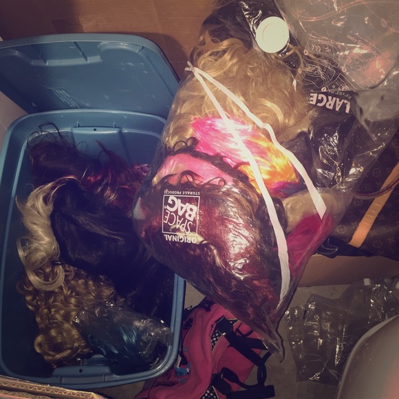 🦄WIGS: Aka Sexier Hats 😝😜Stay warm AND glam🦄 - Picture 1 of 4