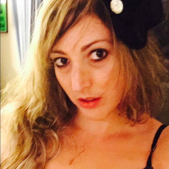 🦄WIGS: Aka Sexier Hats 😝😜Stay warm AND glam🦄 - Picture 3 of 4