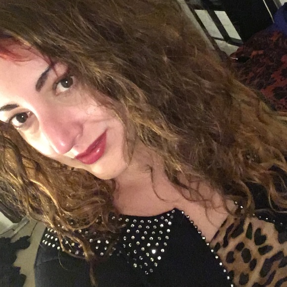 🦄WIGS: Aka Sexier Hats 😝😜Stay warm AND glam🦄 - Picture 4 of 4