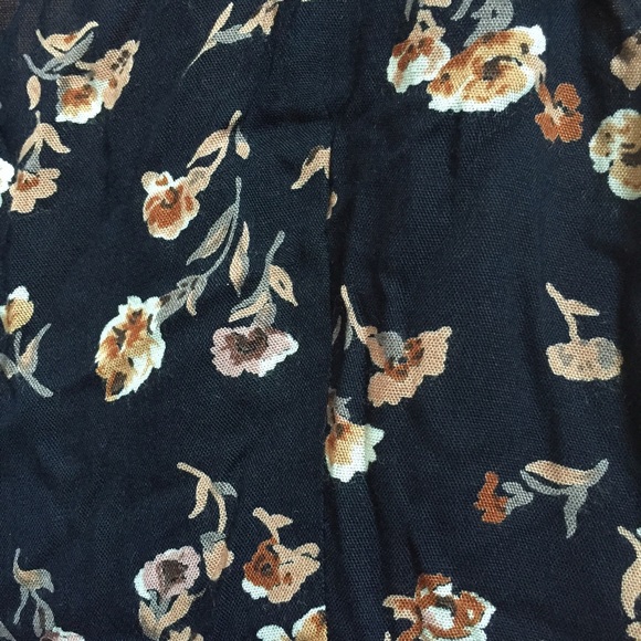 NWT Brandy Melville Romper Floral Navy Blue Dress - Picture 3 of 3