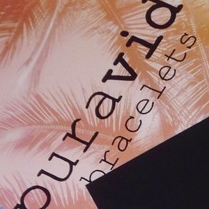 ISO ANY BRANDY MELVILLE STICKERS/ PURA VIDA