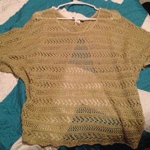 Short sleeve sweater