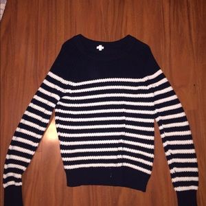 Bundle sweater and backpack