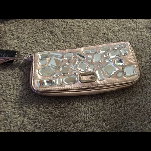 Guess Clutch