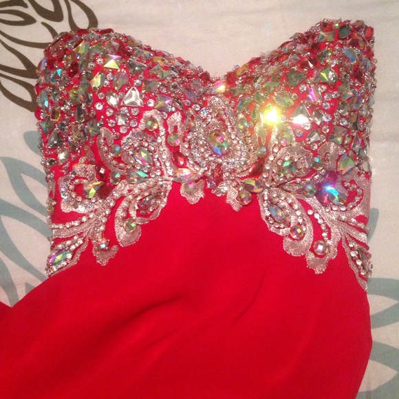 Beautiful Red prom dress - Picture 1 of 3