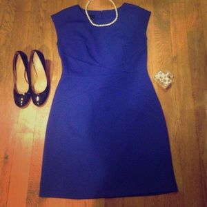Beautiful blue dress, perfect for work!